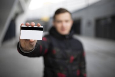 Elinde kredi kartının kapatılması