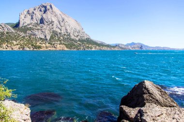 Güzel sahne, Güney Sahili, Kırım'da, Karaul Oba, yeni dünya