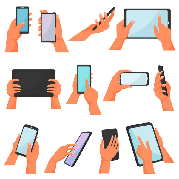 手与小工具矢量手拿着手机或平板电脑插图集的字符在数字设备上工作与触摸屏智能手机或手机隔离在白色背景 — 图库矢量图片