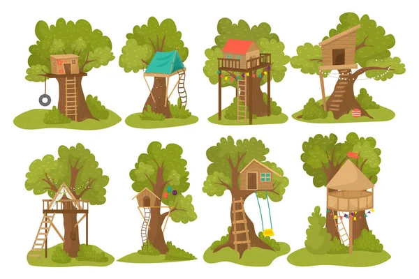 Δέντρα ξύλινα σπίτια για παιδιά παιδική χαρά με σκάλα, κούνια και flip-flap για να παίξετε για τα παιδιά υπαίθρια επίπεδη διάνυσμα εικονογραφήσεις σετ. — Διανυσματικό Αρχείο
