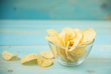 Ev yapımı patates cipsi