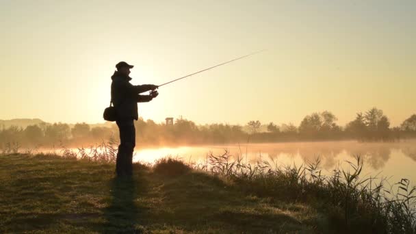 Silhouette de pêcheur — Video