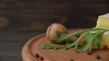 Camembert roka ile