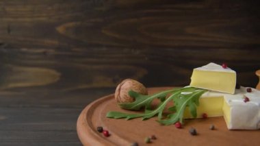 Camembert roka ile