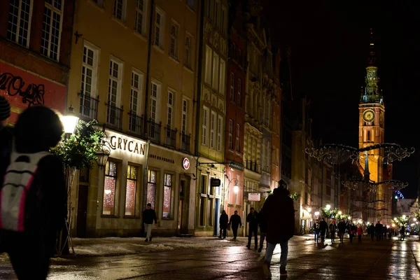 Architecture of the nighty old town in Gdansk — Stock Photo, Image