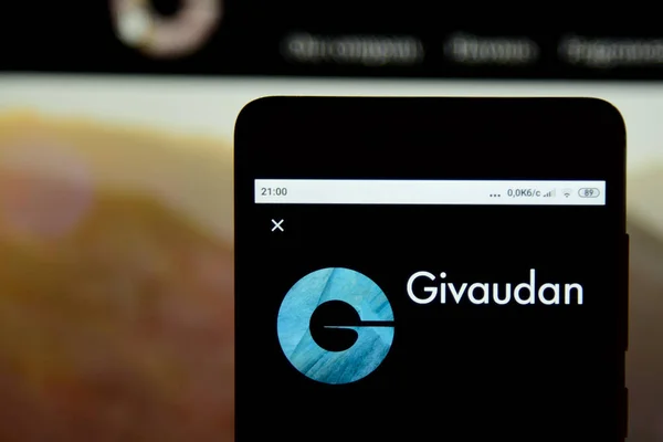 Logo Givaudan widoczne na ekranie smartfona . — Zdjęcie stockowe