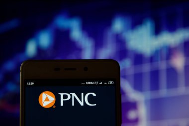 Pnc Pittsburgh logosu akıllı telefonda görüldü