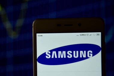 Samsung logosu akıllı telefon closeup görüldü