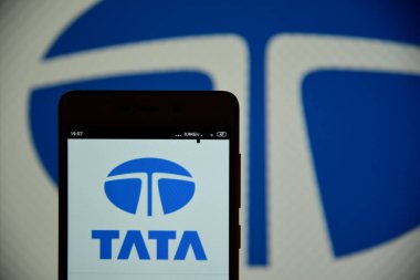 Tata logosu akıllı telefon ekranında görüldü