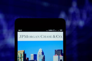 Akıllı telefonda görülen JPMorgan Chase logosu