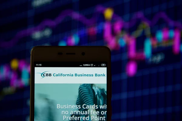 Logo California Business Bank widziana na smartfonie — Zdjęcie stockowe