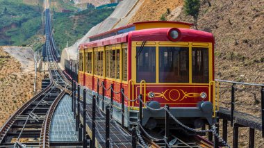 Fansipan, Fansipan tramvay ve Sapa şehir, Lao Cai, Sapa, Vietnam turist tramvay.