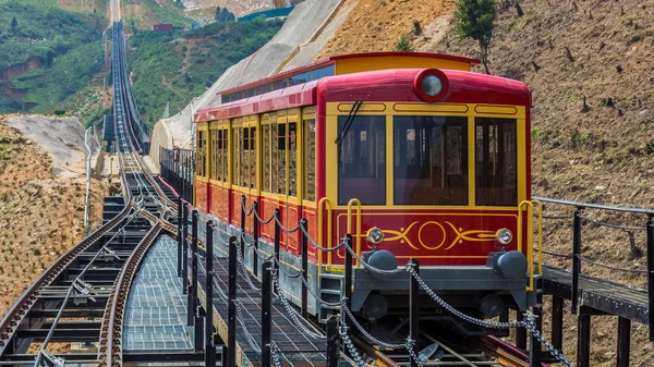 Fansipan, Fansipan tramvay ve Sapa şehir, Lao Cai, Sapa, Vietnam turist tramvay.
