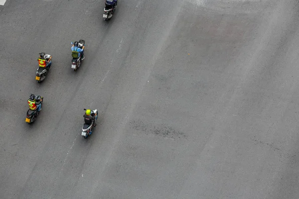 Unschärfebewegung Menschen Auf Motorrädern Bewegen Sich Auf Der Straße Luftaufnahme — Stockfoto