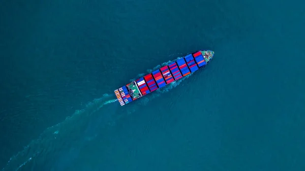 Containerschip Met Container Voor Uitvoer Bedrijfslogistiek Vervoer Schip Volle Zee — Stockfoto