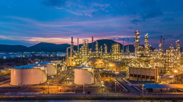 Luchtfoto Van Top Olie Gasindustrie Chemische Tank Met Olie Raffinaderij — Stockfoto