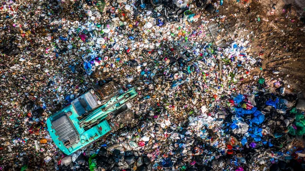 Pilha de lixo no depósito de lixo ou aterro, tru lixo vista aérea — Fotografia de Stock