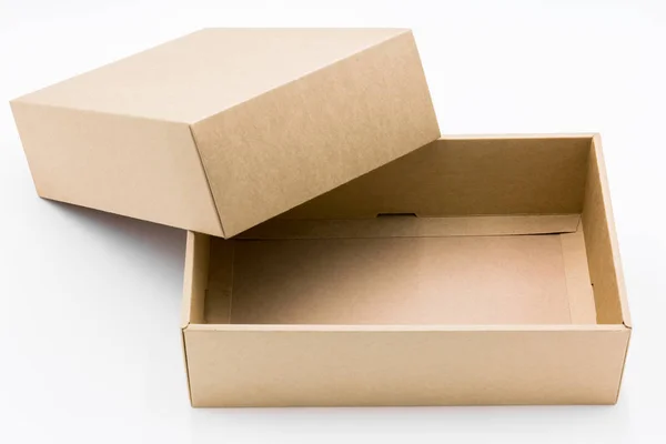 Boite En Carton Vide Ouverte Isolee Sur Fond Blanc Concept Livraison Demenagement Emballage Et Cadeaux Papier Personne Stock Photo