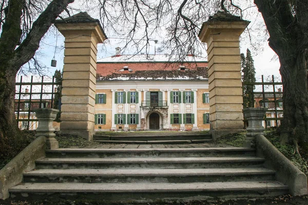 Old Palace Brukenthal Avrig in Romania. — Stock Photo, Image