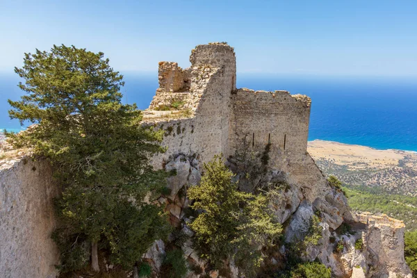 Kantara, Kıbrıs - 29 Haziran 2018: Kale, Kantara, en doğudaki kalenin üç Pentadaktylos dağ kale, Kıbrıs Famagusta bölgesinde. 2068 ft inşa hem kuzey kıyısında ve Mesaoria düz ve co komutları