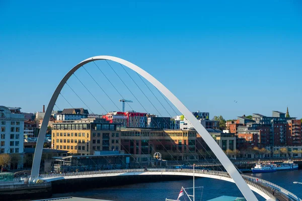 Gateshead тисячоліття міст проти "Ньюкасл" міський пейзаж. На — стокове фото