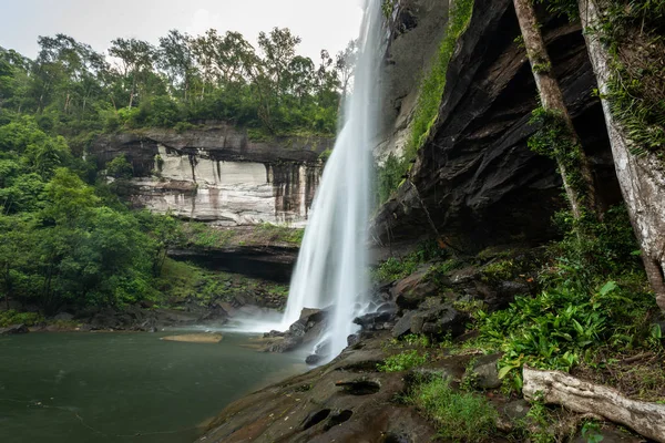 Huai 폭포에서 Phuchong Ubonratchathani — 스톡 사진