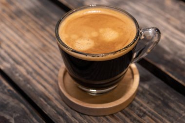 Siyah kahve kahve dükkanı ahşap tablo