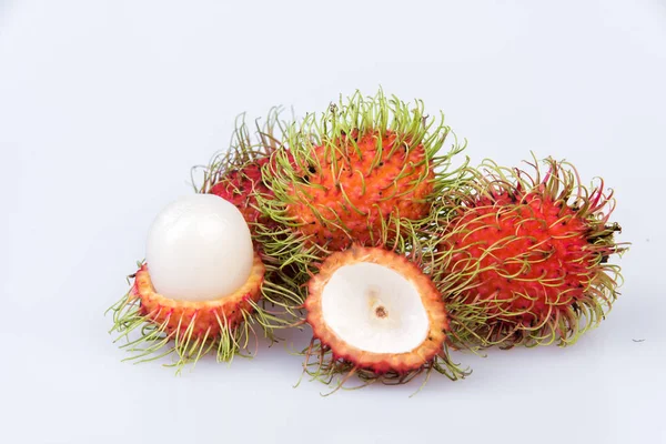 Friss RAMBUTAN: RAMBUTAN édes finom gyümölcsök fehér backgro — Stock Fotó