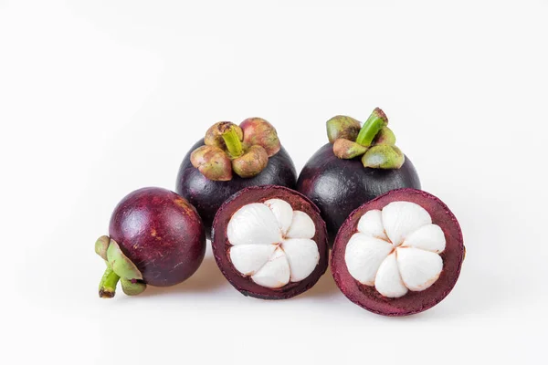 Mangosteens Βασίλισσα των φρούτων, mangosteen σε λευκό φόντο — Φωτογραφία Αρχείου