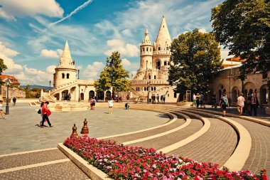 Budapeşte, Macaristan, Temmuz 2018. Budapeşte'de eski balıkçılar Bastion Buda Castle hill görüntüleyin. 