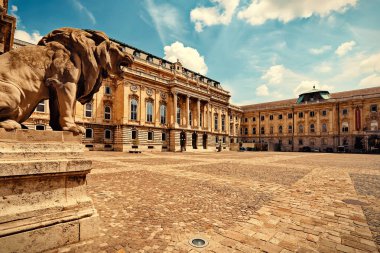 Budapeşte, Macaristan, Temmuz 2018. Buda Kalesi (Kraliyet Sarayı) iç avluya, Budapeşte.