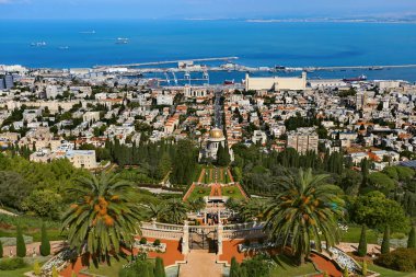 İsrail, Hayfa, Ekim 2017. Bahai Bahçeleri ve tapınak Carmel dağ yamaçları ve kenti Akdeniz ve bay Hayfa, İsrail