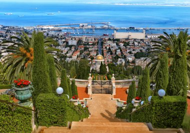 İsrail, Hayfa, Ekim 2017. Bahai Bahçeleri ve tapınak Carmel dağ yamaçları ve kenti Akdeniz ve bay Hayfa, İsrail