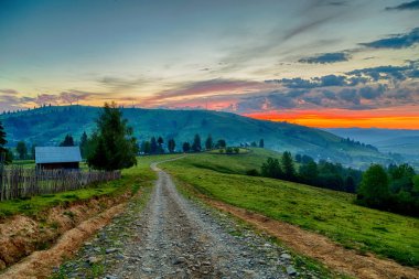 Yaz gündoğumu Bucovina, Romanya