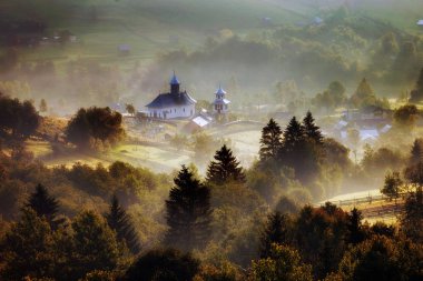 Yaz gündoğumu Bucovina, Romanya