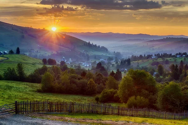 Salida Del Sol Verano Bucovina Rumania —  Fotos de Stock