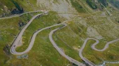 Transfagarasan dağ yolunun havadan görünümü