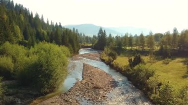 Bucovina, Romanya sisli havadan görünüm