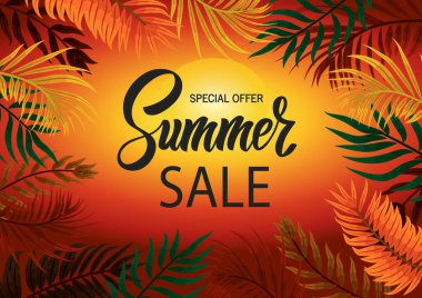 Yaz satışı için şablon. Gün batımı, palmiye ağaçları, tropik yapraklar, martini bardakları. harf