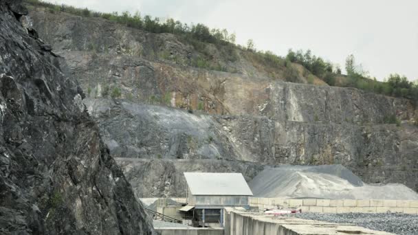 Steinbruch Für Stein Und Kiesabbau Kiesaufbereitungsanlage Tagebau Gesamttagesschuss — Stockvideo