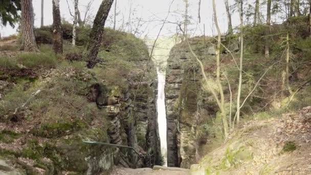 Rock Gap Grès Massifs Rocheux Forêt Paysage Escalade Grosses Pierres — Video