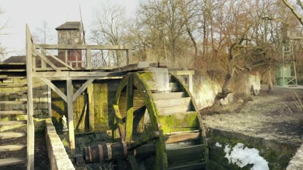 Wooden Miller Wheel Water Turn Historic Medieval Village Architecture Static — Stock Video