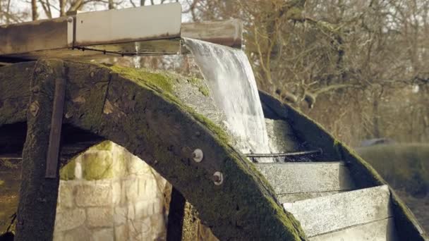 Σειρά Ξύλινα Miller Τροχό Νερό Ιστορική Μεσαιωνική Αρχιτεκτονική Στατική Ημέρα — Αρχείο Βίντεο