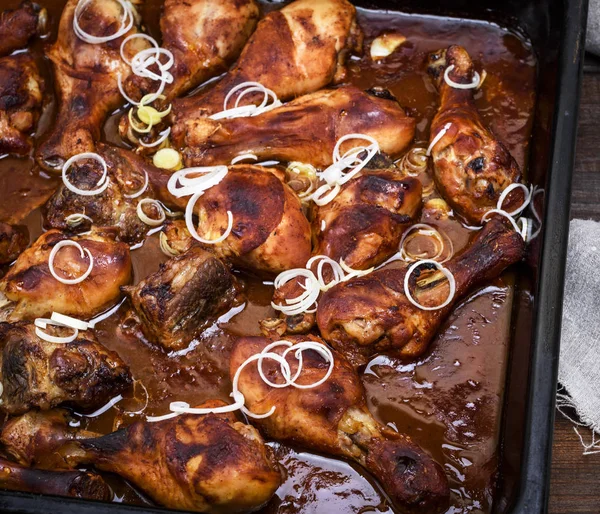 Digoreng Pada Lembaran Kue Saus Tomat Kaki Ayam Menutup — Stok Foto
