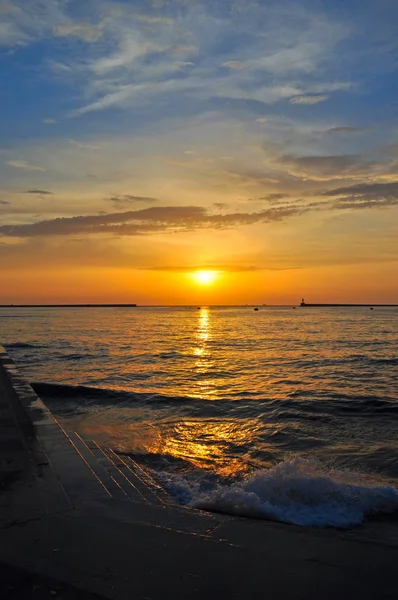 Sonnenuntergang Über Dem Meer Einer Bucht Der Stadt Sewastopol Frühlingsabend — Stockfoto