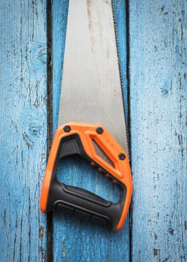 El Mavi ahşap duvar bir çiviye gelen ahşap asılı gördüm yakın çekim