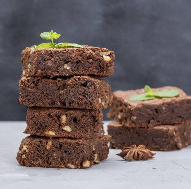  yığın kare adet çikolatalı browni kek, yakın