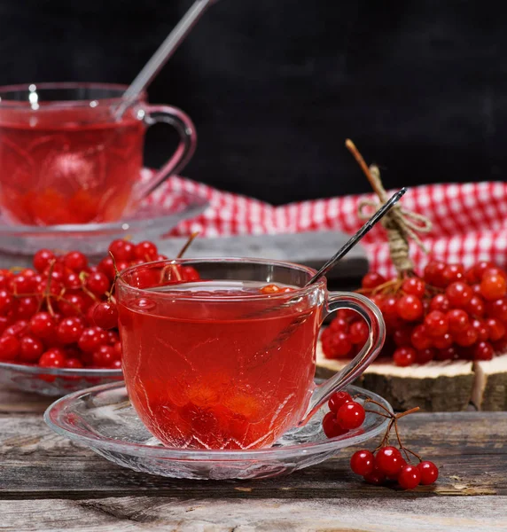 Hete Viburnum Thee Een Transparante Beker Met Een Handvat Schotel — Stockfoto