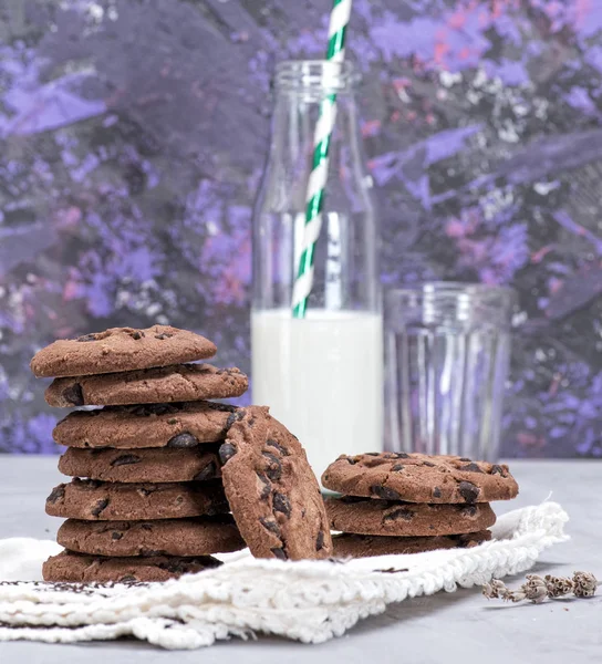 Stack Chocolate Cookies Milk Close — Stock Photo, Image