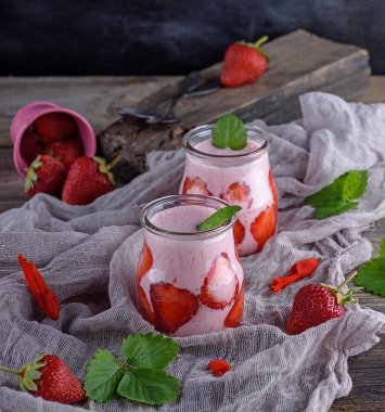 smoothies taze çilek, yakın çekim